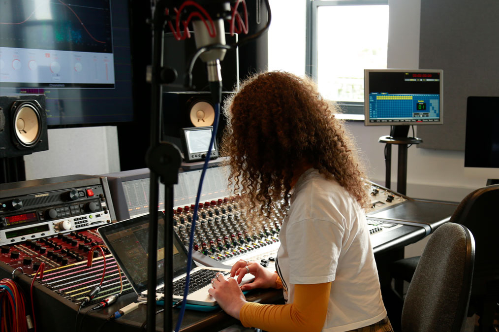 Home Studio Or Pro Studio  5 Ways Our Facilities Will Make You A Better Producer Featured Image 